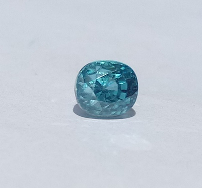 1.80 克拉椭圆形天然蓝锆石